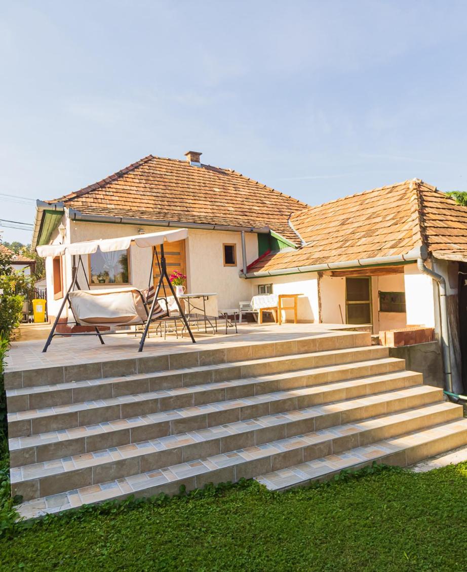 Lankas Vendeghaz - Holloko Villa Exterior photo
