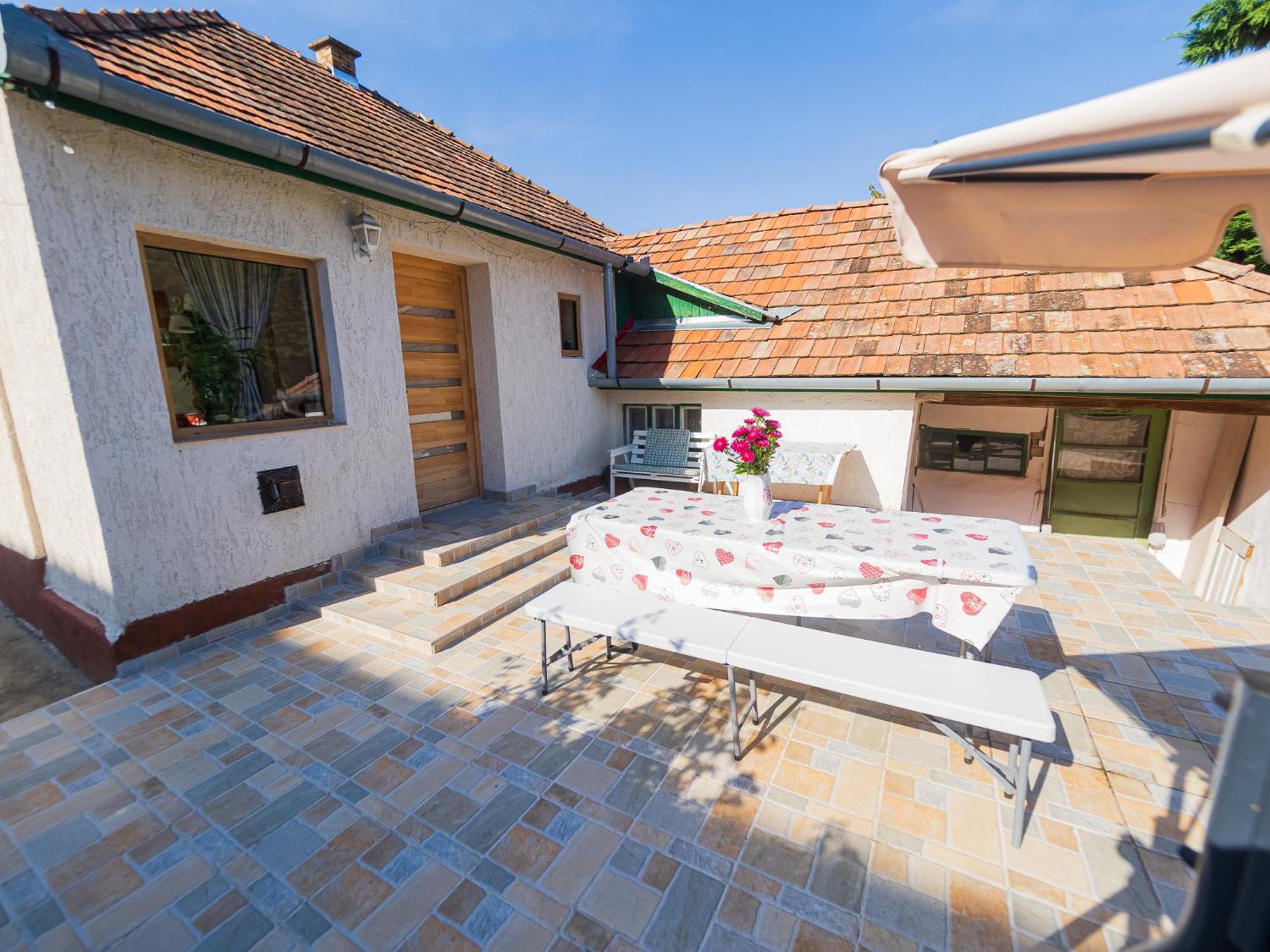 Lankas Vendeghaz - Holloko Villa Exterior photo